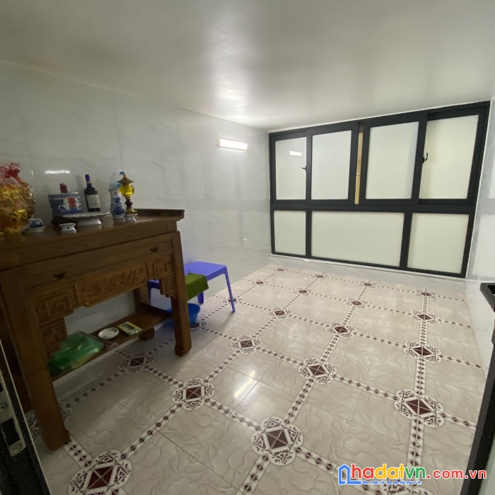 3.cho thuê nhà mặt đường phạm hữu điều điểm kinh doanh tốt.