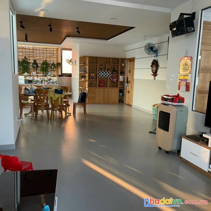 Mặt tiền kinh doanh đỉnh ngay chợ bà chiểu q.bình thạnh 4 tấm 5x20m giáp q.1