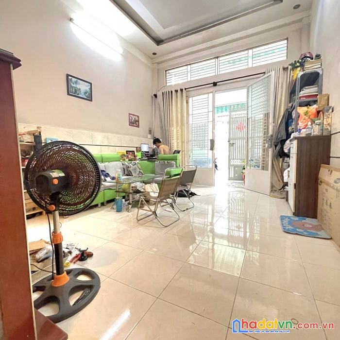 Bán gấp nhà hẻm 1 sẹc, 55m2, 4pn, tân hương – tân phú công chứng nhanh