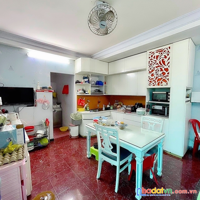 Kẹt tiền bán lỗ nhà phan đăng lưu ngã tư pn, 3 tầng, 5pn, ngang 5.3m, 100m2 nhỉnh 9 tỷ