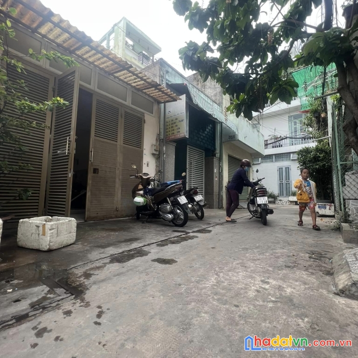 Bán căn nhà c4,gần 100m2, ngay phú thạnh, tân phú.bình long giao thoại ngọc hầu