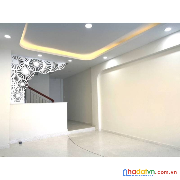 Cho thuê nhà mới mặt tiền ngay ngô gia tự, p3, q10.