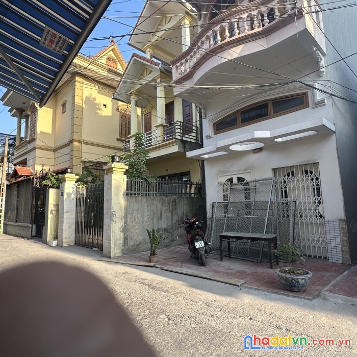 6.bán nhà mặt đường thư trung dân xây kinh doanh cực tốt