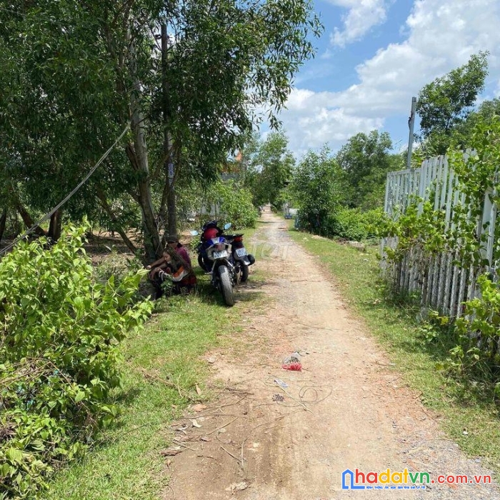 Chính chủ cần bán lô đất tại   xã vĩnh lộc a, huyện bình chánh, tp hồ chí minh