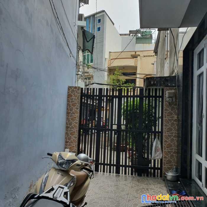 Bán nhà rẻ đẹp tôn đản ngang 4 nở hậu tài lộc 6mx 14 m- 3 tấm giảm 2,5 tỷ