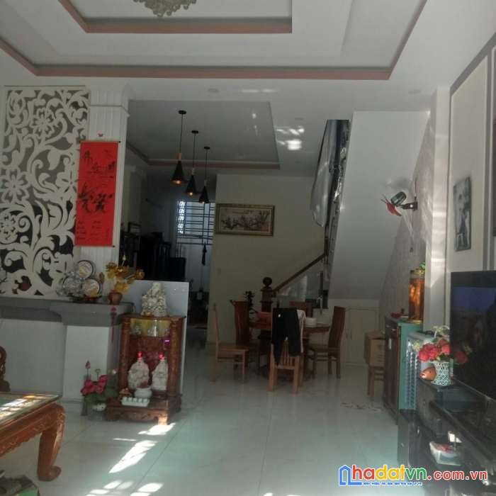 Bán nhà mặt tiền đường số 8 gần chợ, trường mỹ hạnh nam
