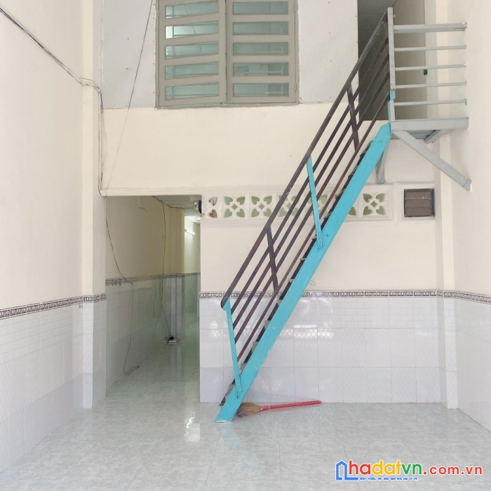 Nhà thuê trệt, lửng hẻm 141 tám danh p4q8 - giá : 8 triệu