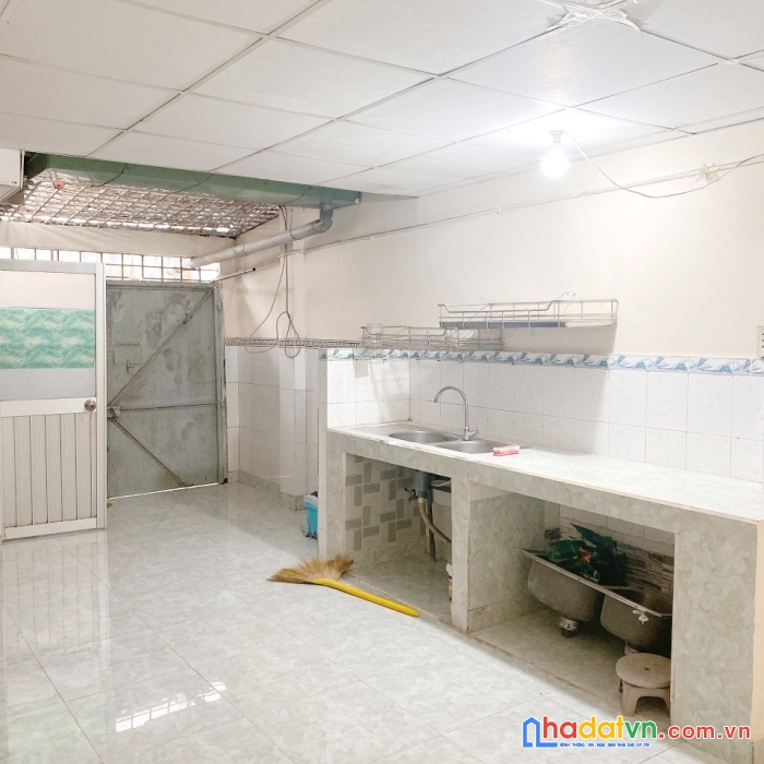 Nhà thuê trệt, lửng hẻm 141 tám danh p4q8 - giá : 8 triệu