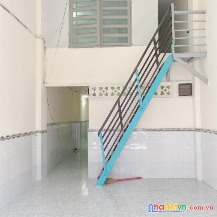 Nhà thuê hẻm 141 tám danh 4 phòng, 4wc p4q8 giá 8tr/tháng