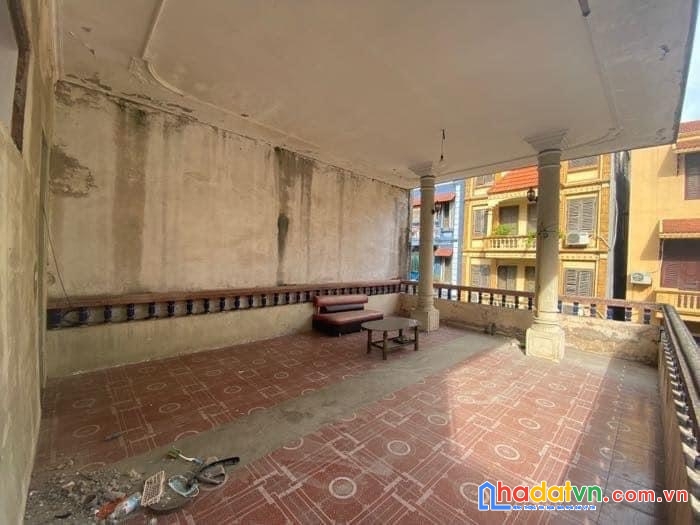 Bán nhà phố nguyên hồng, đống đa 120m2 phân lô, ô tô tải qua nhà giá 19 tỷ.