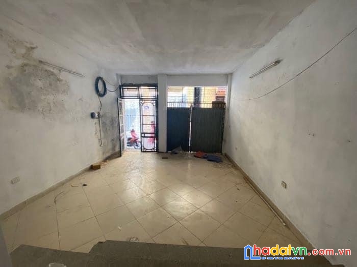 Bán nhà phố nguyên hồng, đống đa 120m2 phân lô, ô tô tải qua nhà giá 19 tỷ.