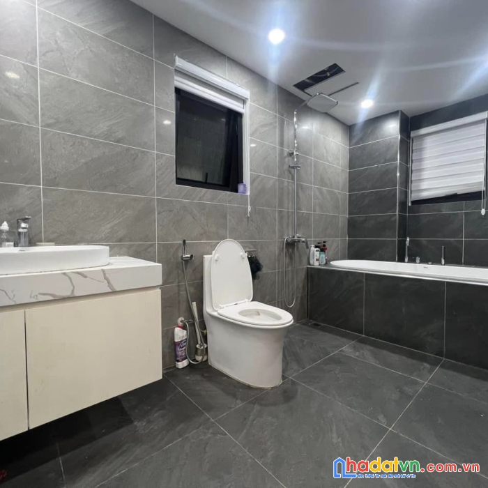 Bán nhà đẹp láng hạ, đống đa 40 m 5 tầng lô góc 3 thoáng giá 6.1 tỷ