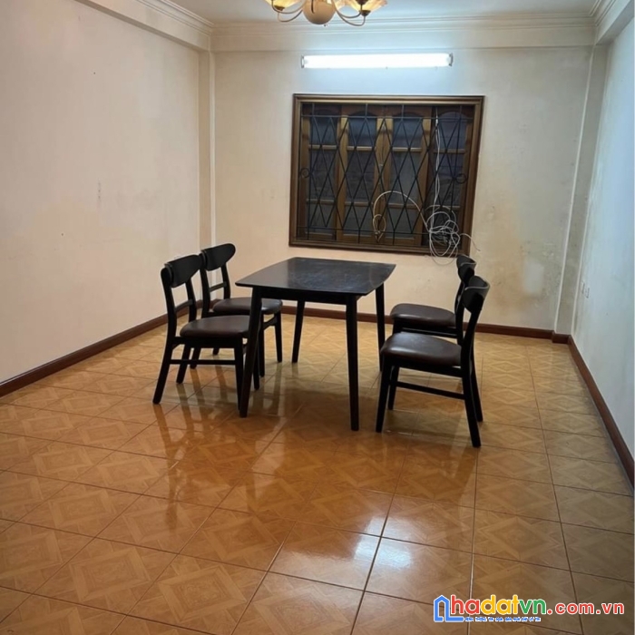 Cho thuê nhà nguyên căn nguyễn chí thanh. 50m. 4 tầng. 5 ngủ. đủ đồ. 15tr