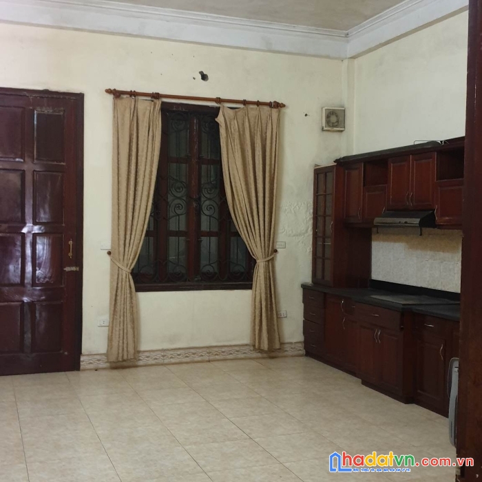 Cho thuê nguyên căn đội cấn. 50m 5 tầng. mt 4m. 6 ngủ. 2 ô tô tránh. kinh doanh. 16tr