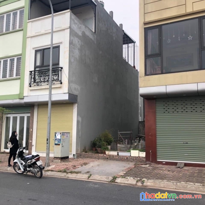 Chính chủ cần bán:
đất tái định cư giang biên- long biên