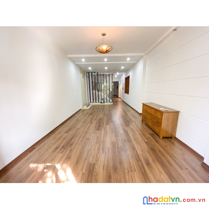 Cho thuê nhà oto đỗ cửa 3 ngủ trong ngõ âu cơ , tây hồ, hn, 24 triệu/th.