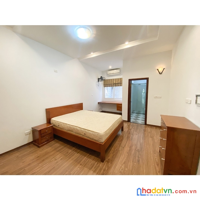 Cho thuê nhà oto đỗ cửa 3 ngủ trong ngõ âu cơ , tây hồ, hn, 24 triệu/th.