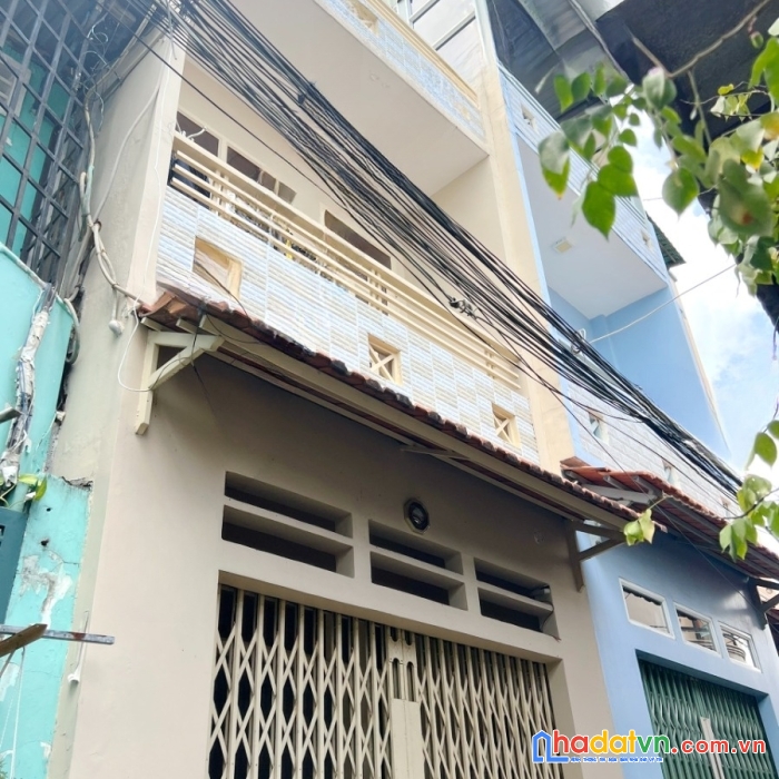 Cho thuê nhà 2 tầng hẻm 125 nguyễn thị tần p2q8 - giá : 11 triệu