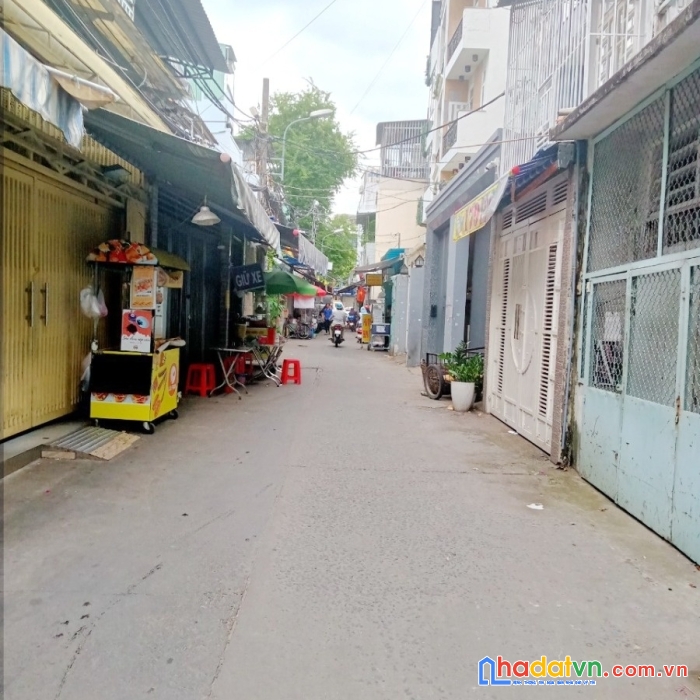 Nhà thuê 2 tầng sát mt hẻm 157 dương bá trạc p1q8-12 triệu/th