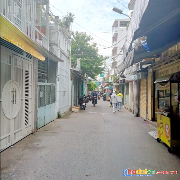 Nhà thuê 2 tầng sát mt hẻm 157 dương bá trạc p1q8-12 triệu/th