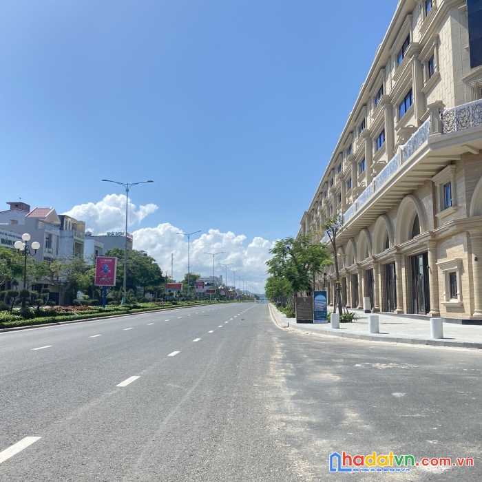 Mặt tiền đại lộ hùng vương 42m tp tuy hòa ngay dự án shophouse regal maison, 5x20 giá chỉ 7,2tỷ