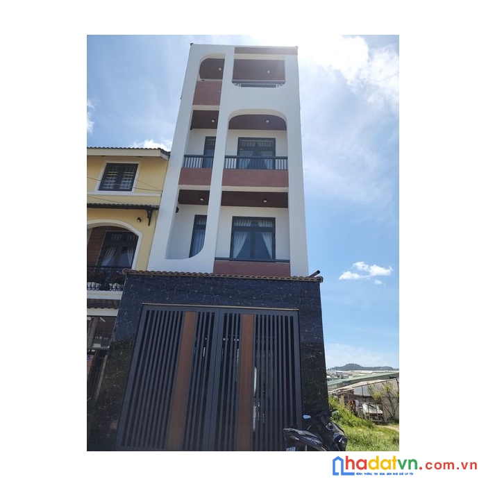 Kẹt tiền giảm gián bán gấp nhà đẹp đẹp kqh nguyễn hữu cầu, đà lạt giá 8.3 tỷ -> 7.3 tỷ
