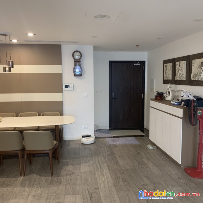 Chủ nhà chuyển nơi ở, cần chuyển nhượng căn hộ tại tòa discouvery complex 302 cầu giấy