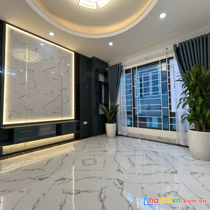 Bán nhà ngõ 93vũ tông phan 44m x 6 tầng, mt: 3.63m, ô tô đỗ cửa, thang máy vi vu