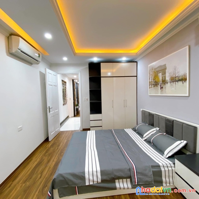 Bán nhà lương thế vinh 36m x 5 tầng, ô tô vào nhà, sổ đỏ nở hậu