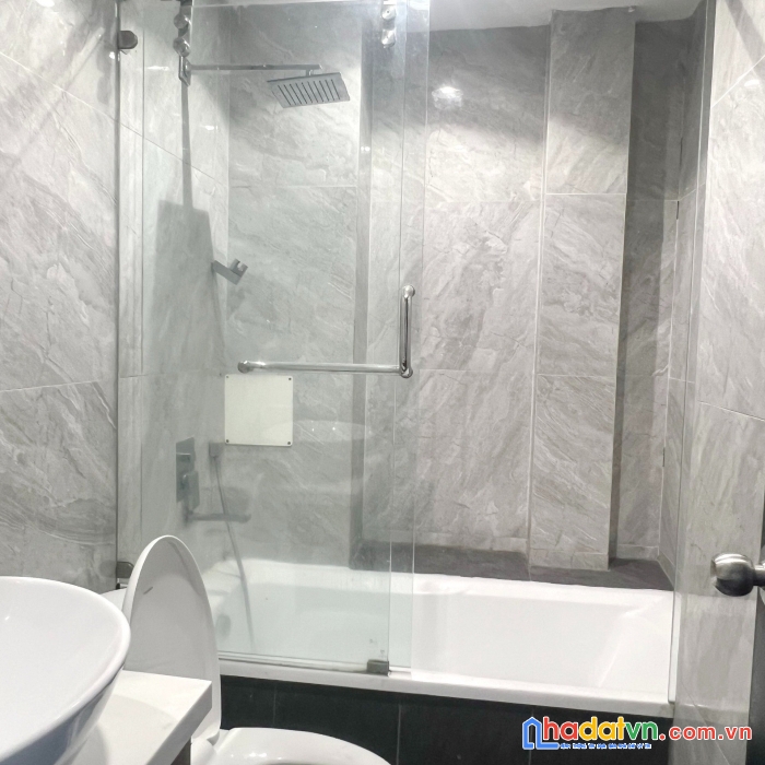 Nhà bán 2 mặt hẻm thông phạm thế hiển p6q8 - giá : 5 tỷ