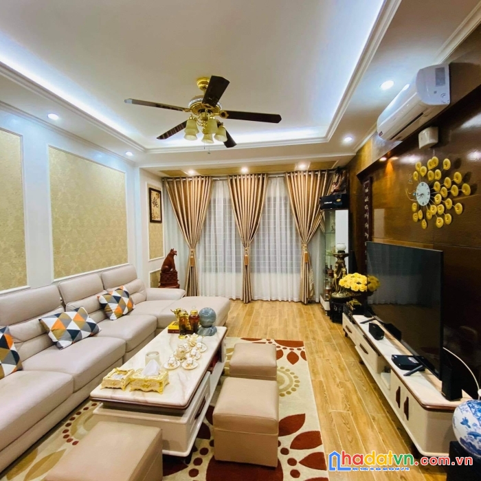 Bán nhà phố phạm ngọc thạch, đống đa 83m, 4 tầng, mt 4.2m. giá: 18.2 tỷ