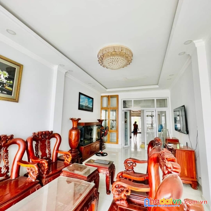 Bán nhà mặt tiền hoàng thiếu hoa tân phú, 6 tầng thang máy, 4.1x21, chỉ 11.95 tỷ