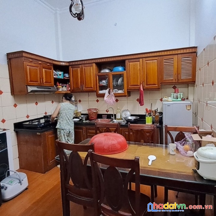 Bán nhà mễ trì, 40m, 5t, hơn 4 tỷ, cạnh nhà văn hóa, ô tô, ngõ thông, kd nhỏ
