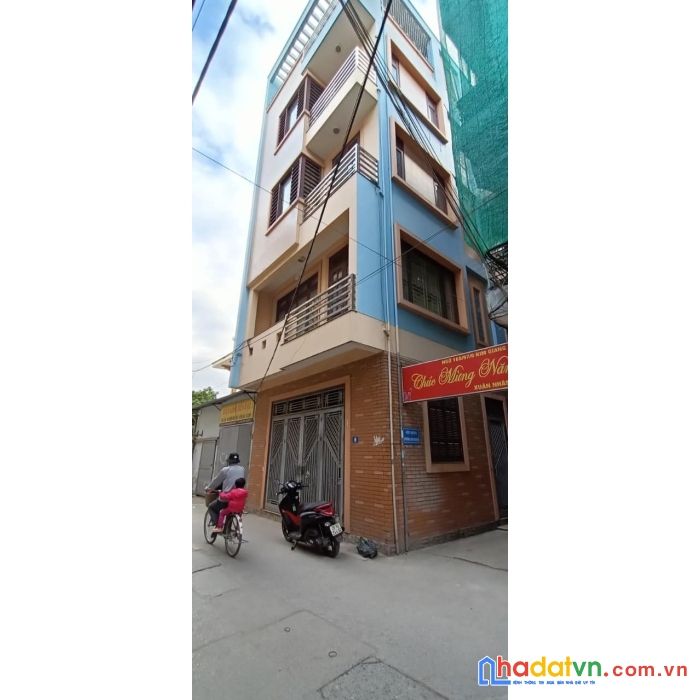 Lô góc -2 mặt ngõ đều ô tô tránh- kinh doanh- gara 7 chỗ - nhà đẹp ở luôn!