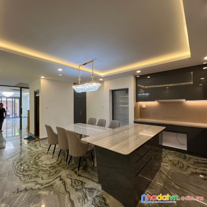 Bán nhà mới đường trần huy liệu p. 15, q. phú nhuận