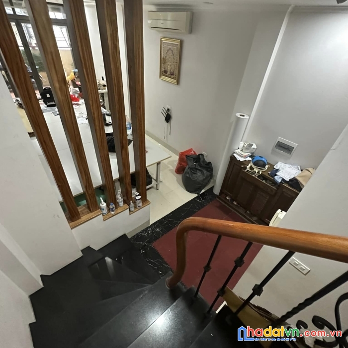 Nhà đẹp lô góc bích câu đống đa 45m 6 tầng cực thoáng ô tô tránh 9.9 tỷ