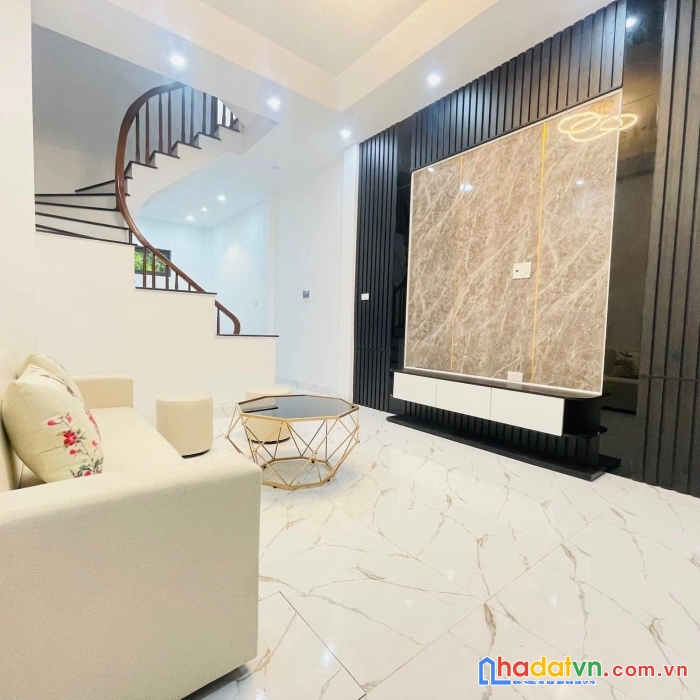 Bán nhà thái thái thịnh 45m x 5t, ngõ thông thoáng, full tiện ích, giá 4,5 tỷ