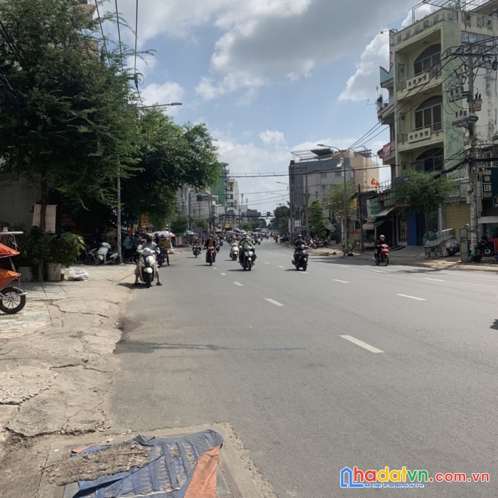 Bán nhà mặt tiền ngay bến xe miền đông p.26 bình thạnh 2 tấm 5x20m hđt 30tr/th chỉ 10,4 tỷ tl
