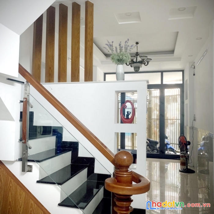 Nhà bán 4 tầng hẻm thông sát mt dương bá trạc p1q8 - giá 6.2 tỷ