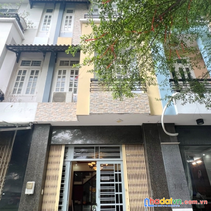 Nhà thuê 4 tầng mt đường số kdc bông sao p5q8 - 18 triệu/tháng