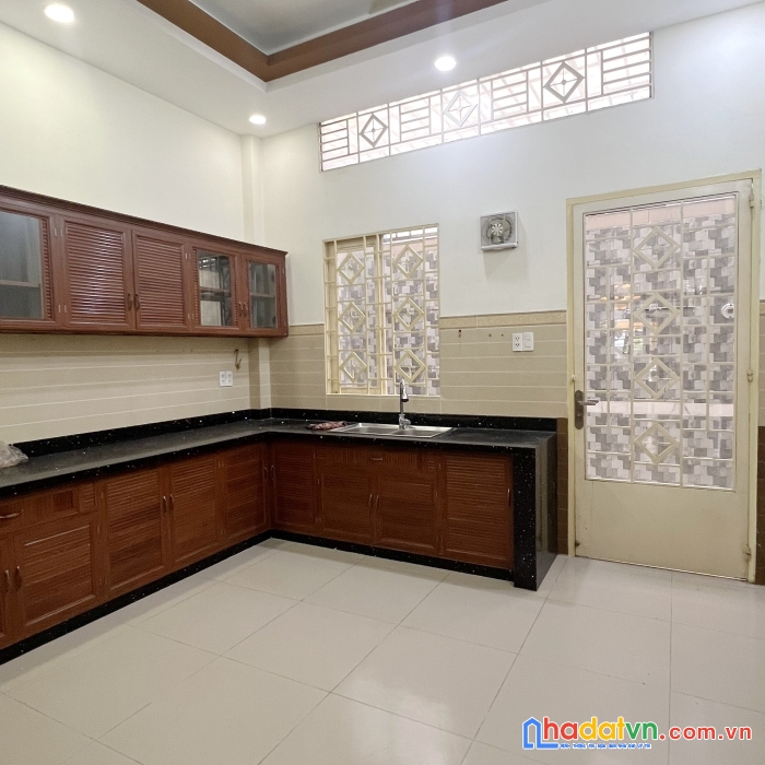 Nhà thuê 4 tầng mt đường số kdc bông sao p5q8 - 18 triệu/tháng