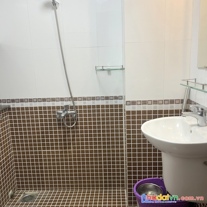 Nhà thuê 4 tầng mt đường số kdc bông sao p5q8 - 18 triệu/tháng