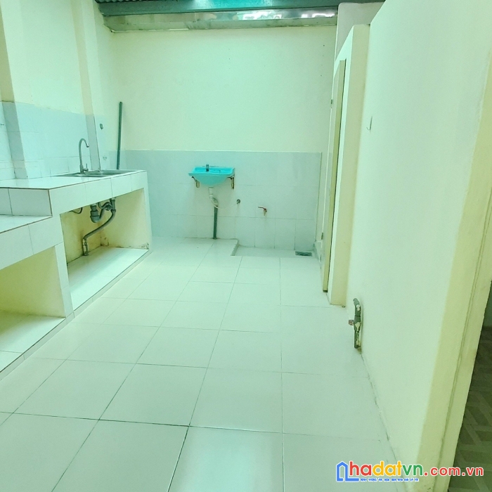 Cho thuê nnc hẻm 80 trần nguyên hãn p13q8. giá 7,5 triệu