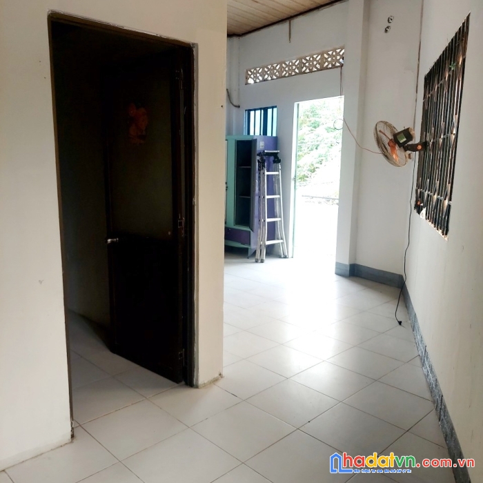 Cho thuê nnc 2 mt hẻm khu cao lỗ p4q8. giá 7 triệu