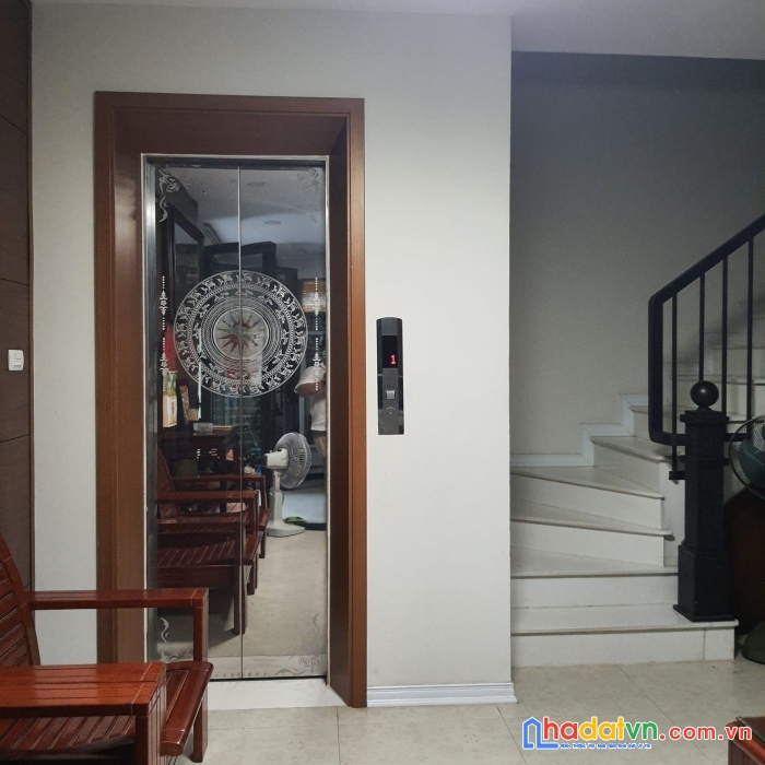 Bán nhà cực đẹp lô góc hai mặt ô tô tránh ngay sát hồ ba mẫu, đống đa 50m 16 tỷ
