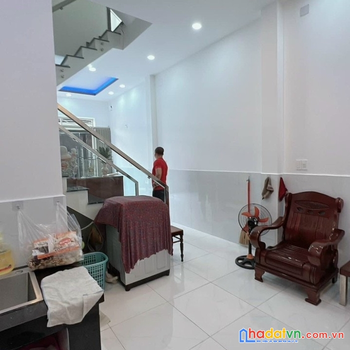 Bán nhà 3 tầng mặt tiền gần 50m2 - đa công năng – đỗ nhuận,tân phú – nhỉnh 5 tỷ