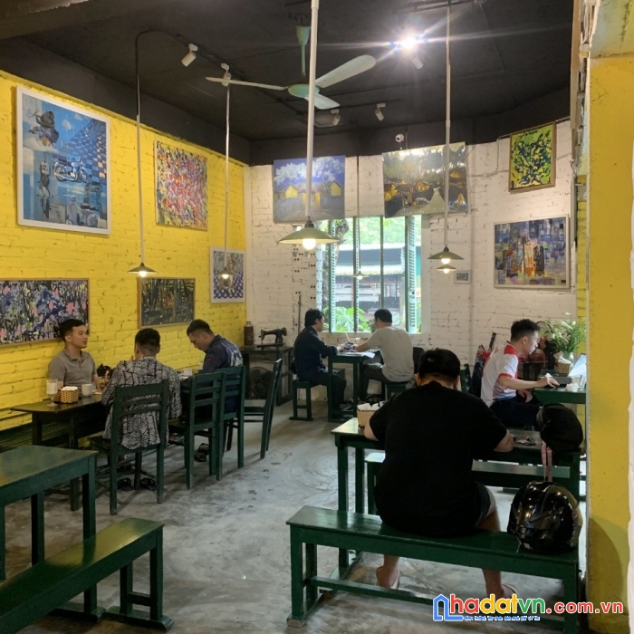 Việc kinh doanh nhà mình chuyển đi tỉnh khác nên không có người quản lý quán cafe, muốn sang