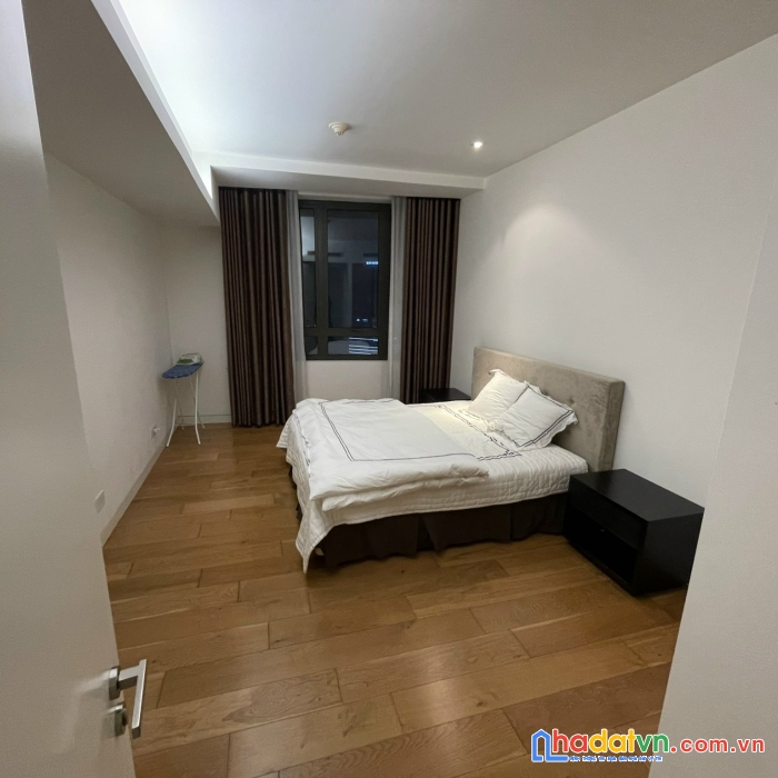 Cho thuê căn hộ iph tháp tây 145m2. 3 phòng ngủ. nội thất: full. indochina plaza, đường xuân thủy,