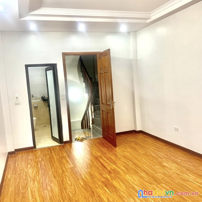 Bán nhà 5 tầng 3 ngủ 3 bước lên ô tô - yên xá- thanh trì giá 3tỷ (tl mạnh )