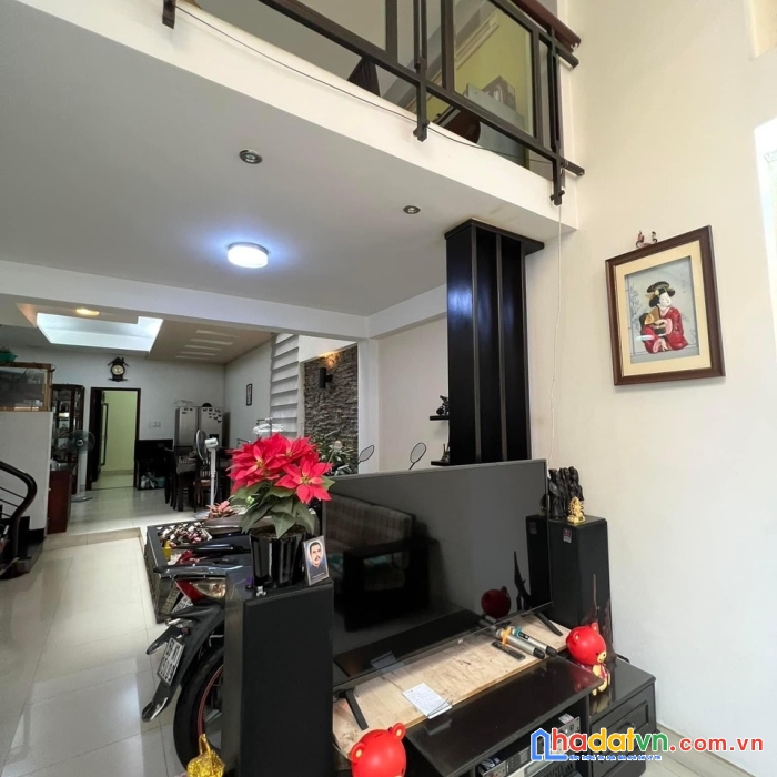 Nhà đẹp 5 tầng, cmt8, q3, hẻm thông, không lộ giới, tặng nt xịn, ngang 5m, 100m2, 10.8 tỷ